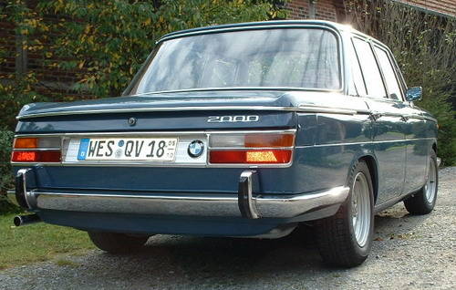 BMW 2000 komplett2