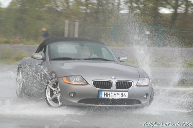 BMW_TRAINING_011106_3072x